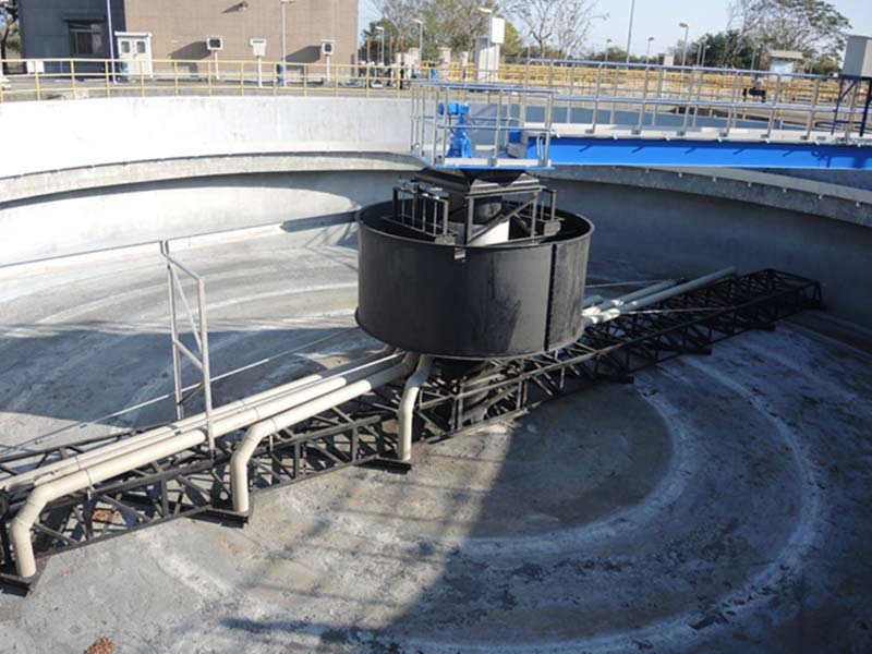 沉澱池刮泥設備為管柱式支撐